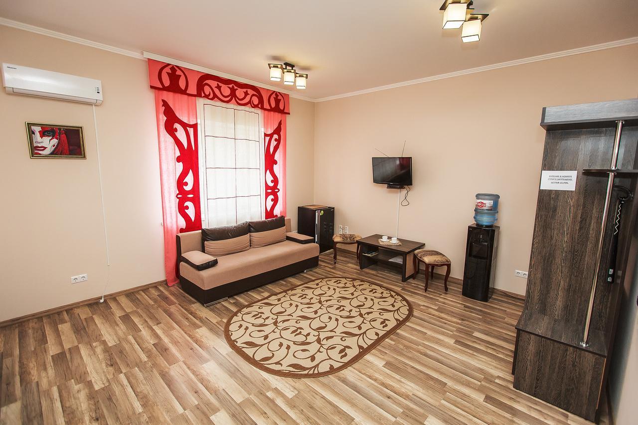 Slavyanskaya Hata Hotel Baranavichy Εξωτερικό φωτογραφία