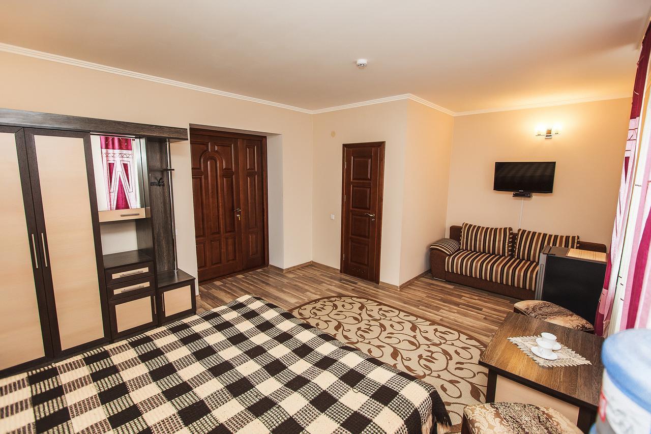 Slavyanskaya Hata Hotel Baranavichy Εξωτερικό φωτογραφία