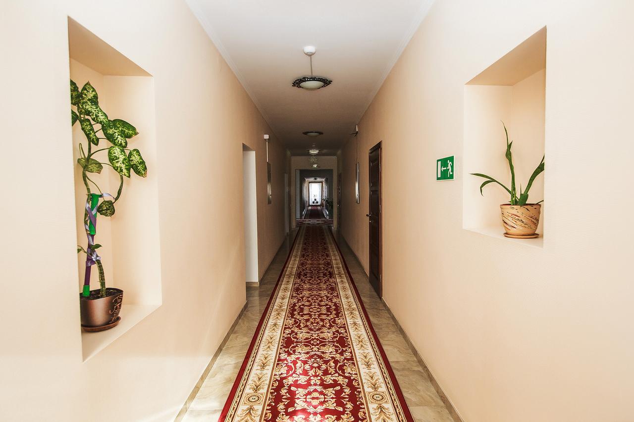 Slavyanskaya Hata Hotel Baranavichy Εξωτερικό φωτογραφία