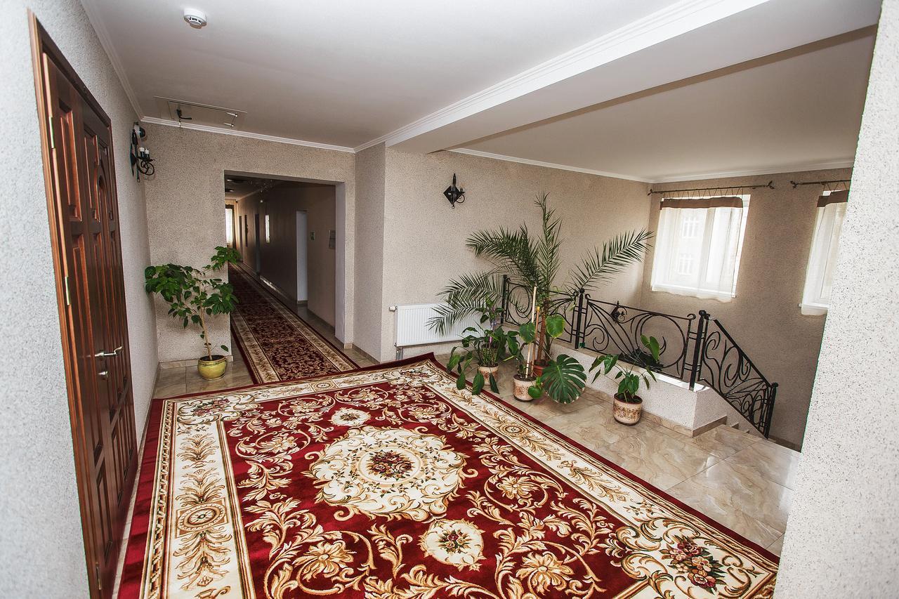 Slavyanskaya Hata Hotel Baranavichy Εξωτερικό φωτογραφία